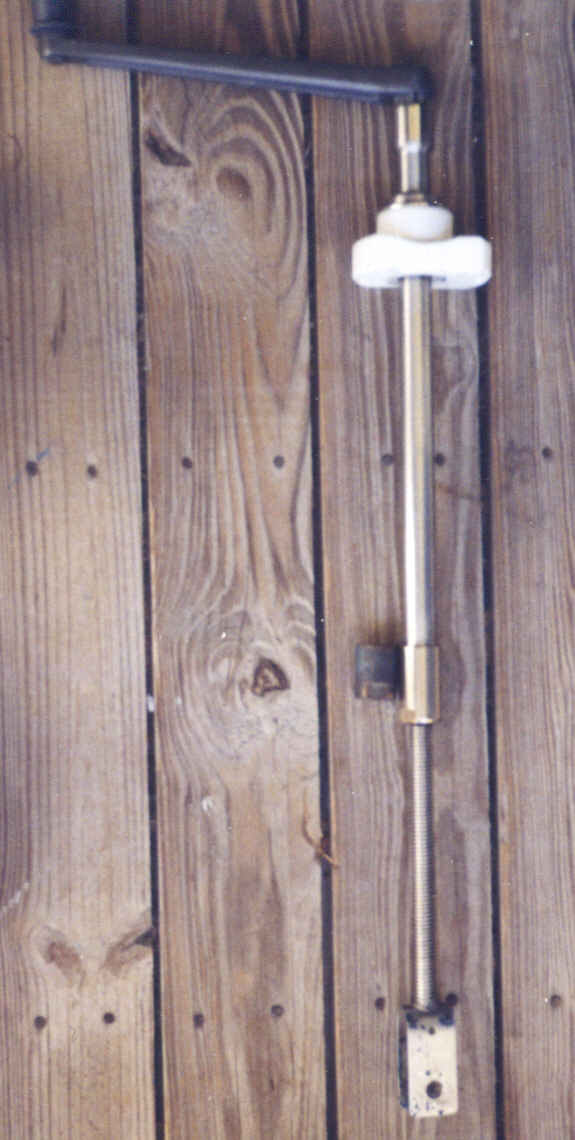 Keel Lift Photo (57K)